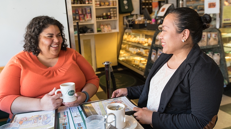 Senior Associate Dean of Student Affairs Elizabeth Agosto ’01, left, mentors Amaris De La Rosa ’16