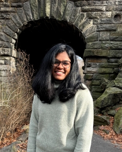 Photo of Graduate Peer Tutor Vibha Vasanth outside